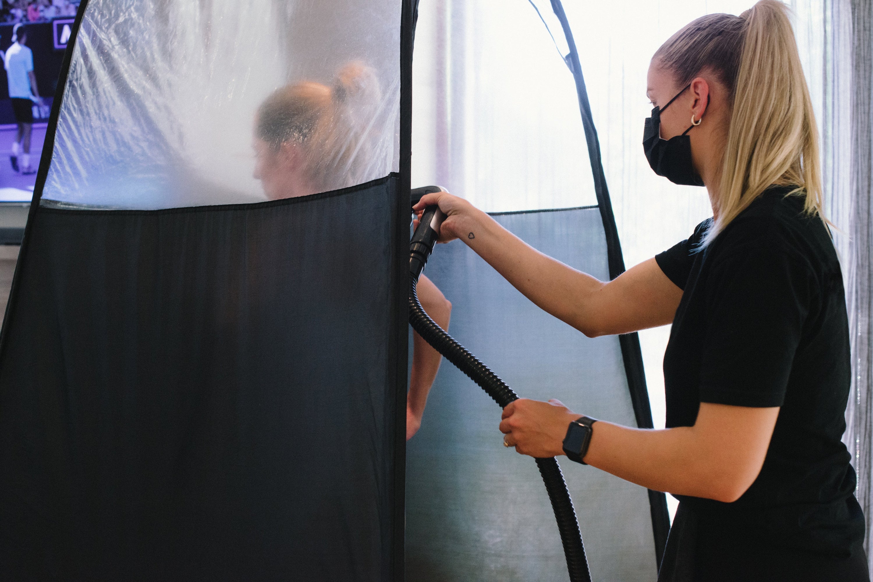 Mobile Tanning Explained. Spray Aus